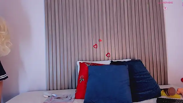 Snapshot of Blue_Sixx chatting on December 2025 08:38:01 PM Blue Sixx online show from December 2025 08:38:01 PM