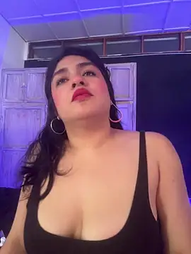 Snapshot of EmilyNoir1 chatting on May 2026 09:44:02 PM EmilyNoir1 online show from May 2026 09:44:02 PM