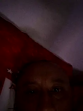 Snapshot of ScuffingBungalow chatting on May 2026 05:27:02 AM ScuffingBungalow online show from May 2026 05:27:02 AM