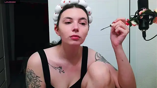 Snapshot of peachyness chatting on May 2026 09:57:01 PM peachyness online show from May 2026 09:57:01 PM