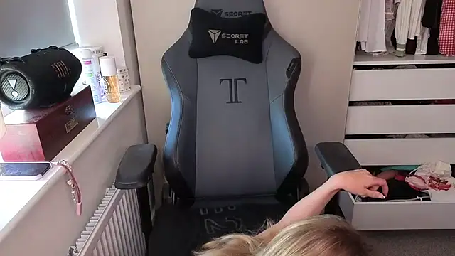 Snapshot of Lilly-Luscious chatting on March 2026 04:55:01 PM Lilly-Luscious online show from March 2026 04:55:01 PM