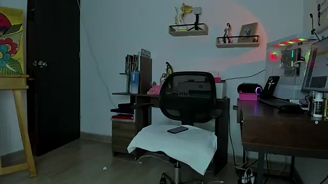 lady sophie online show from October 2025 04:08:01 PM