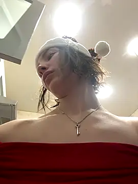 ZariaFlame online show from December 2025 11:24:02 PM