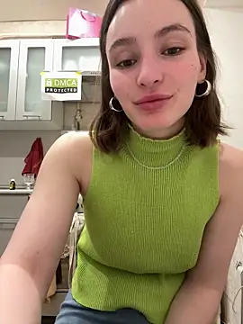 ZariaFlame online show from April 2026 10:32:01 PM