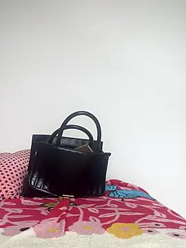 amandaaasilvaa online show from November 2025 01:22:01 PM