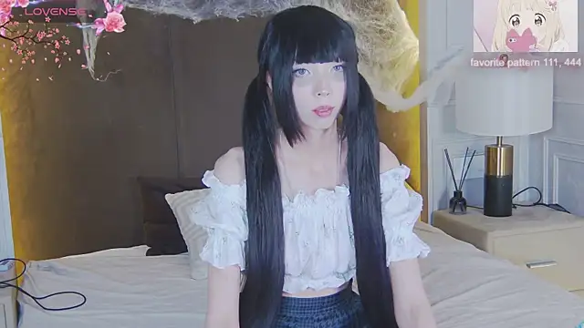 Evelyn Neal online show from November 2025 04:09:02 PM