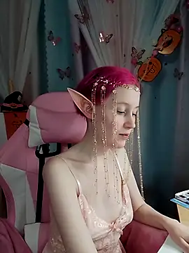 Fuzzy Unicorn online show from October 2025 07:18:01 PM