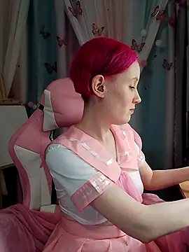 Fuzzy Unicorn online show from December 2025 07:09:01 PM