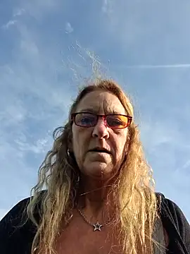 HotWifeLyn68 online show from November 2025 12:05:02 PM