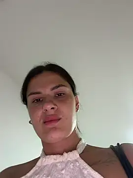 Snapshot of MiraReach chatting on April 2026 01:42:02 AM MiraReach online show from April 2026 01:42:02 AM