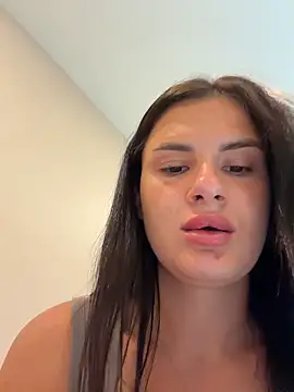 Snapshot of MiraReach chatting on April 2026 01:07:02 AM MiraReach online show from April 2026 01:07:02 AM