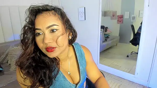 Snapshot of veronica_b07 chatting on May 2026 01:54:02 PM veronica b07 online show from May 2026 01:54:02 PM