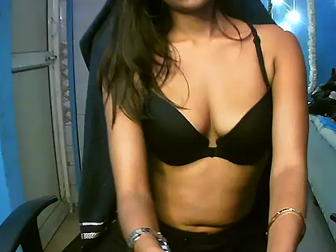 Snapshot of RENUKA_RAJPUT chatting on November 2025 06:53:02 PM RENUKA RAJPUT online show from November 2025 06:53:02 PM