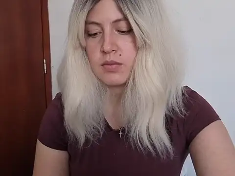 francescaasmith online show from April 2026 06:20:01 PM