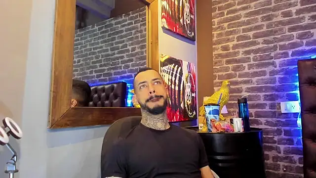 VinzenzRizzo online show from February 2026 04:18:02 AM