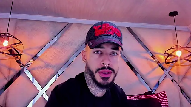 VinzenzRizzo online show from February 2026 03:37:02 AM