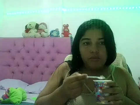 Snapshot of angelHeath13 chatting on June 2026 02:01:01 AM angelHeath13 online show from June 2026 02:01:01 AM