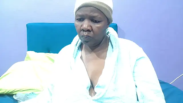 NaughtyChubbyZoe online show from October 2025 05:28:02 AM