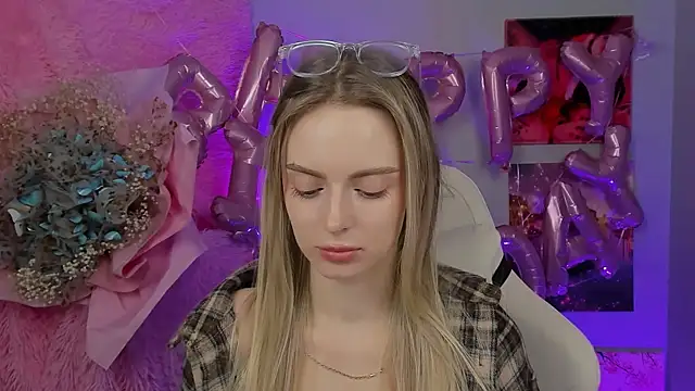 JuliaBrewwer online show from September 2025 05:40:01 AM