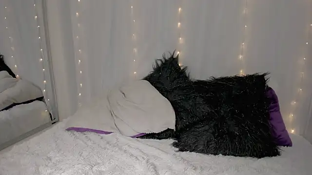 douglaszaens online show from April 2026 02:53:02 AM