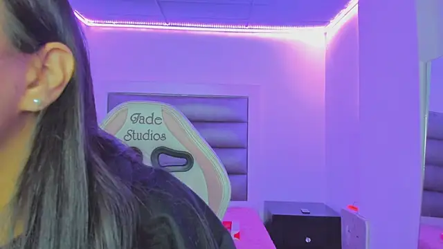 Andrea brunnette online show from November 2025 12:38:02 PM