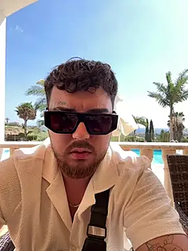 Snapshot of MrSavagexx chatting on April 2026 11:48:01 AM MrSavagexx online show from April 2026 11:48:01 AM