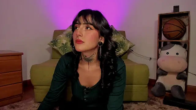 lola n apolo online show from October 2025 01:57:01 AM