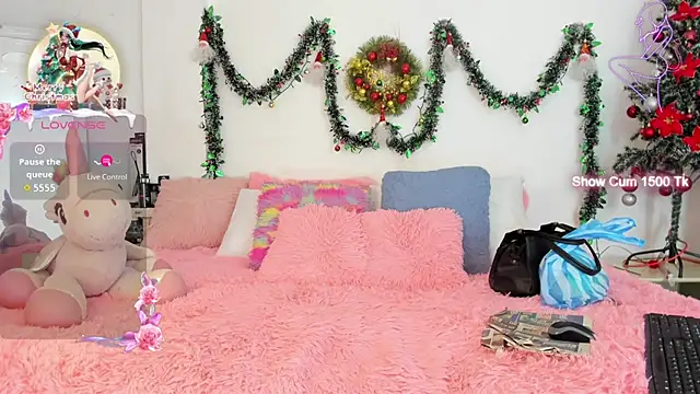 Snapshot of Ariana-Fernandez chatting on December 2025 12:45:01 PM Ariana-Fernandez online show from December 2025 12:45:01 PM