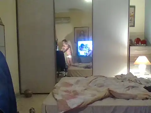 KalendaXL online show from November 2025 09:28:01 PM