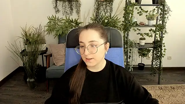 VirtuallVoyant online show from November 2025 05:10:01 AM