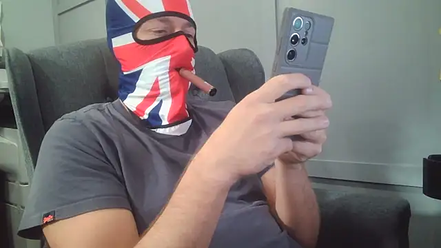 wank-over-ur-photo online show from September 2025 08:14:01 AM