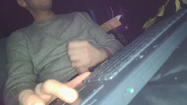 wank-over-ur-photo online show from February 2026 09:41:01 AM