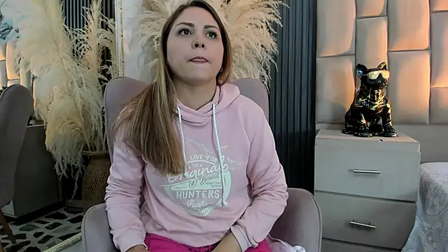 cloesummerr  online show from February 2026 01:15:01 PM