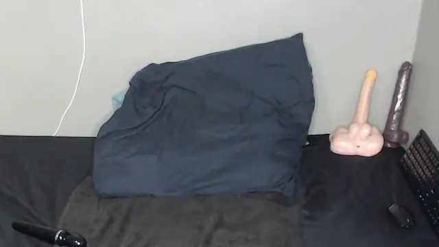 Snapshot of TrishahXo chatting on March 2026 08:37:02 PM TrishahXo online show from March 2026 08:37:02 PM