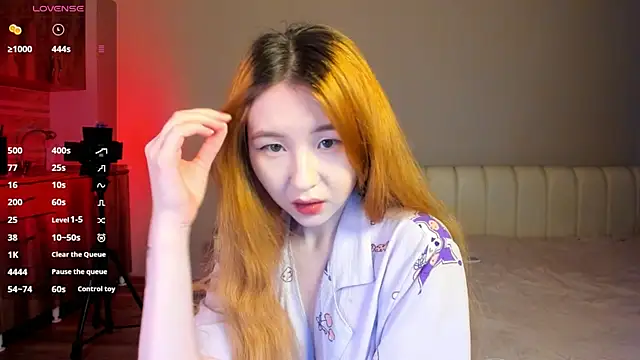 Snapshot of Clarity_Yumi chatting on November 2025 12:09:02 PM Clarity Yumi online show from November 2025 12:09:02 PM