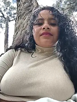 Snapshot of Yaya_watson chatting on June 2026 08:45:02 PM Yaya watson online show from June 2026 08:45:02 PM
