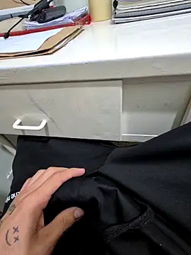 Saraiva2002 online show from December 2025 02:24:01 PM