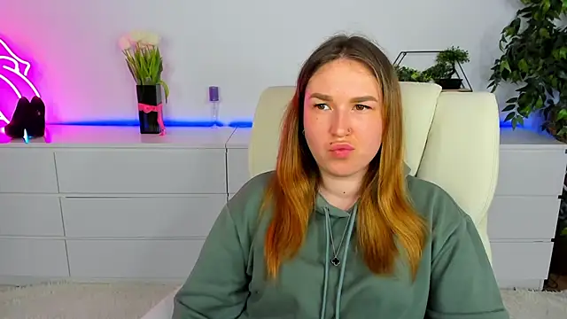 Snapshot of Sofii_darling chatting on March 2026 07:20:02 PM Sofii darling online show from March 2026 07:20:02 PM