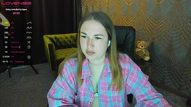 Snapshot of Sofii_darling chatting on May 2026 04:36:02 PM Sofii darling online show from May 2026 04:36:02 PM