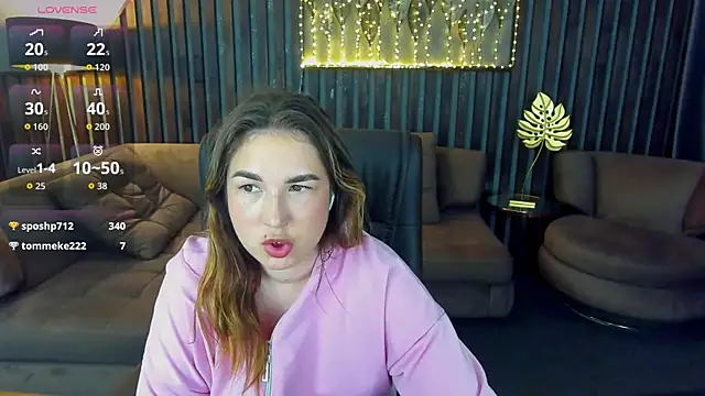 Snapshot of Sofii_darling chatting on May 2026 04:42:01 AM Sofii darling online show from May 2026 04:42:01 AM