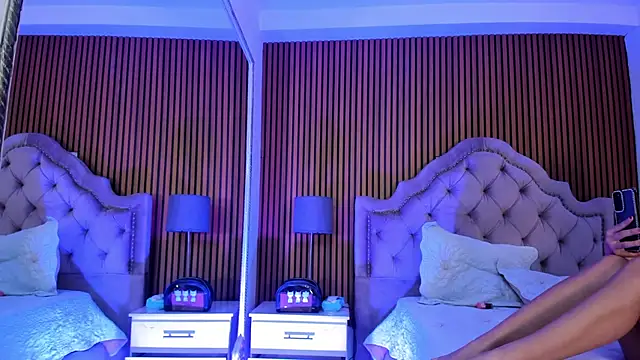 Starbutterflyy  online show from November 2025 04:11:01 AM