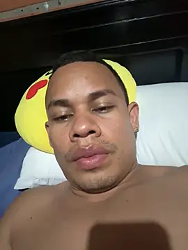 Snapshot of Wells_Miller chatting on November 2025 04:11:02 AM Wells Miller online show from November 2025 04:11:02 AM