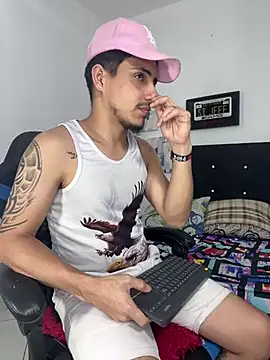Snapshot of Luke_Stone chatting on April 2026 08:28:02 PM Luke Stone online show from April 2026 08:28:02 PM
