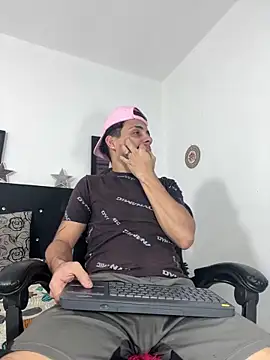 Snapshot of Luke_Stone chatting on May 2026 09:35:02 PM Luke Stone online show from May 2026 09:35:02 PM