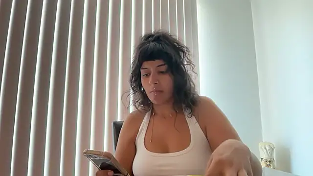 pressuremami online show from October 2025 07:14:02 PM