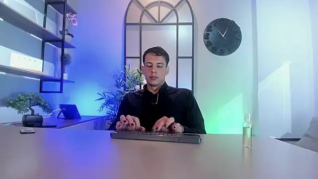 Dustin Sonne online show from July 2026 03:33:02 AM