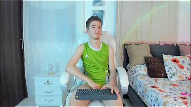 ThiagooJames online show from November 2025 03:41:01 AM