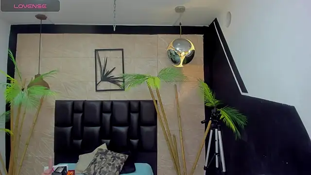 alana bonny online show from April 2026 12:43:01 PM