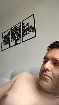 Snapshot of LeoMaduroSP chatting on February 2026 01:32:02 PM LeoMaduroSP online show from February 2026 01:32:02 PM