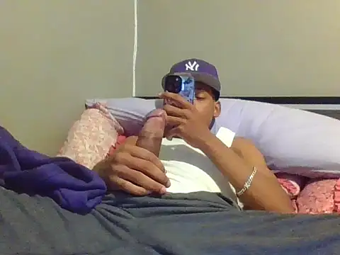 Snapshot of mikyng chatting on December 2025 04:07:01 AM mikyng online show from December 2025 04:07:01 AM